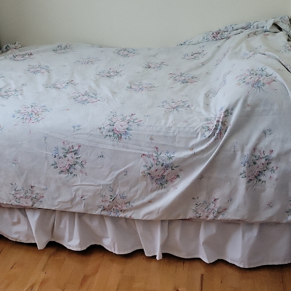 Vintage Reversible Floral Duvet Cover- King Size